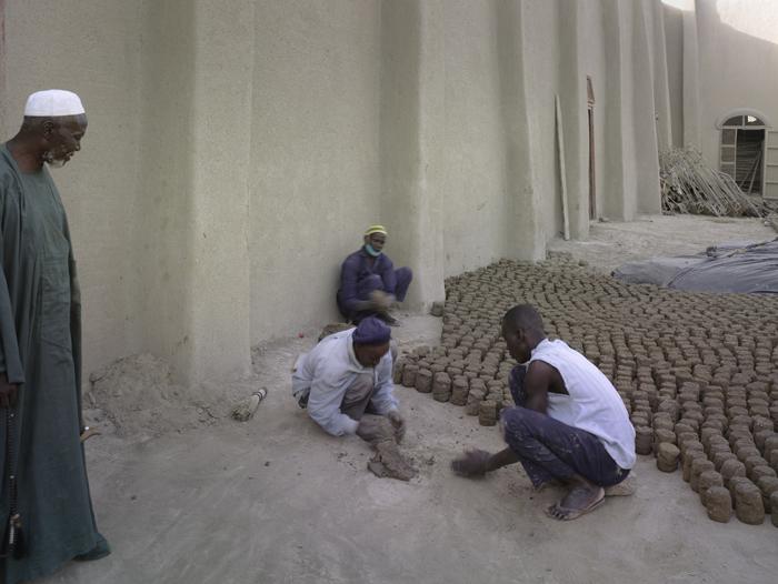 OVERVIEWIn this assignment you will put the research and writing skills you have been developing to use. In this assignment, you will write a 3 – 5 page informative essay that analyzes the development 2