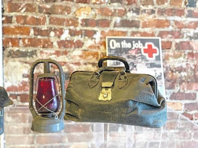 I am requesting help in writing my three to four page essay. The era that I picked was Modernism (PPt attached). I choose a short story titled "A Night Among The Horses by Djuna Barnes and I am trying 3