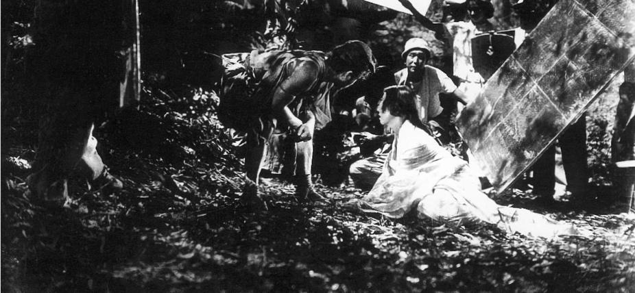 This is a Humanities class, I did not see the option below.  Book: Boundless Art History by Lumen Corporation   Chapters: 19-20-21   Choose a topic from Module 1, Which covers Non-Western Art that you 21