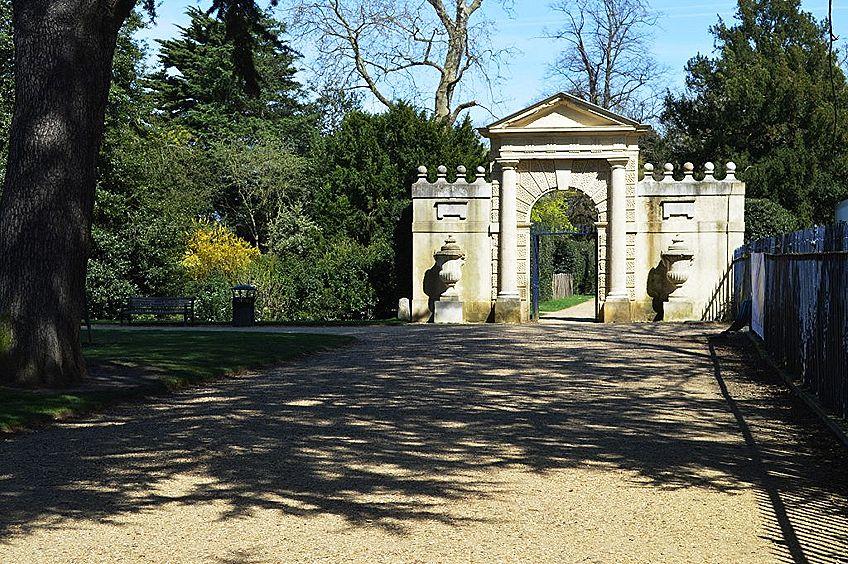 Compare and contrast two works from two different movements in this module: realism, Romanticism, Impressionism, NeoClassicism or another that you are interested in. Think about these artists in relat 21